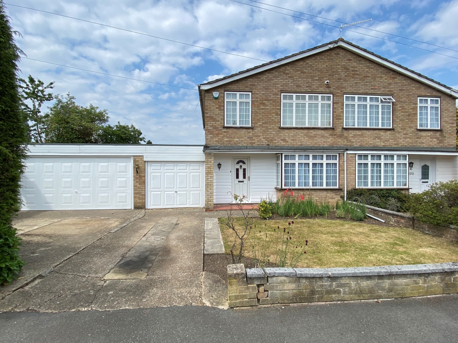 Pavilion Gardens, StainesuponThames, Surrey, TW18 Nevin And Wells